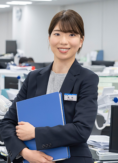 経理部主計課 嶋野美帆