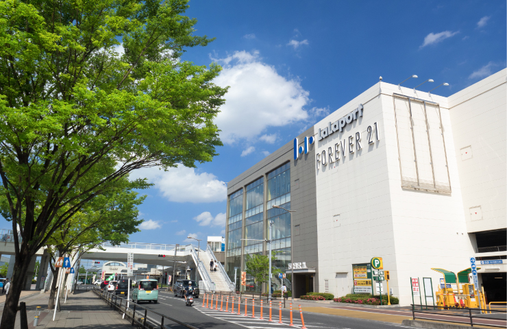 「新三郷」駅へ直通5分（5分）
